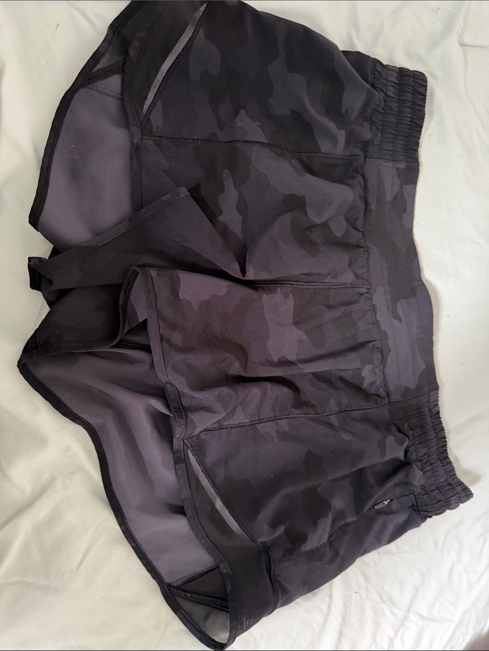 Lululemon hotty hot high rise lined short 2.5”